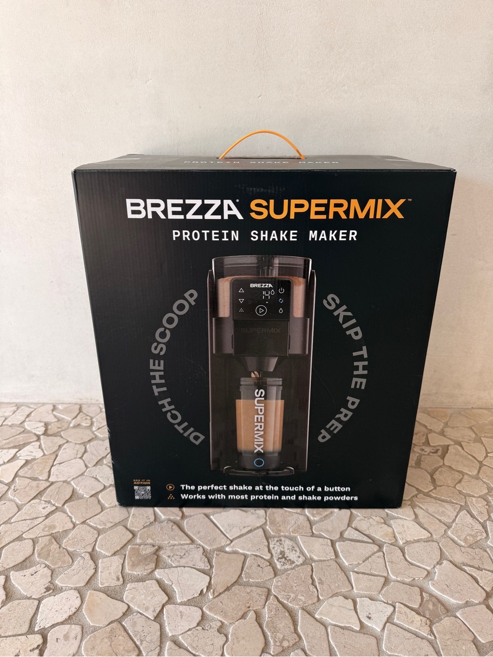 BREZZA SUPERMIX Protein Shake Maker - Black with Orange Accents. New